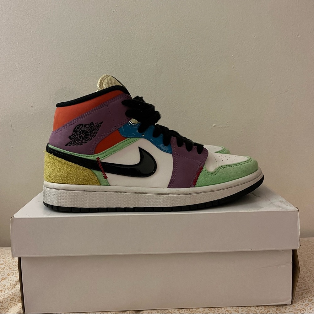 Women’s Air Jordan 1 Mid SE size 8